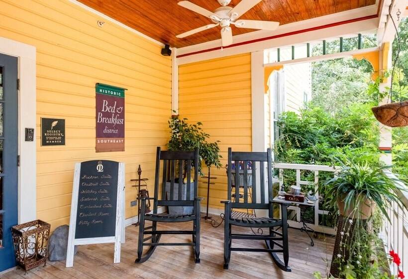 The Laurel Oak Inn Bed And Breakfast