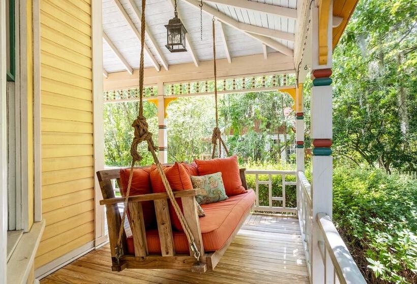 The Laurel Oak Inn Bed And Breakfast