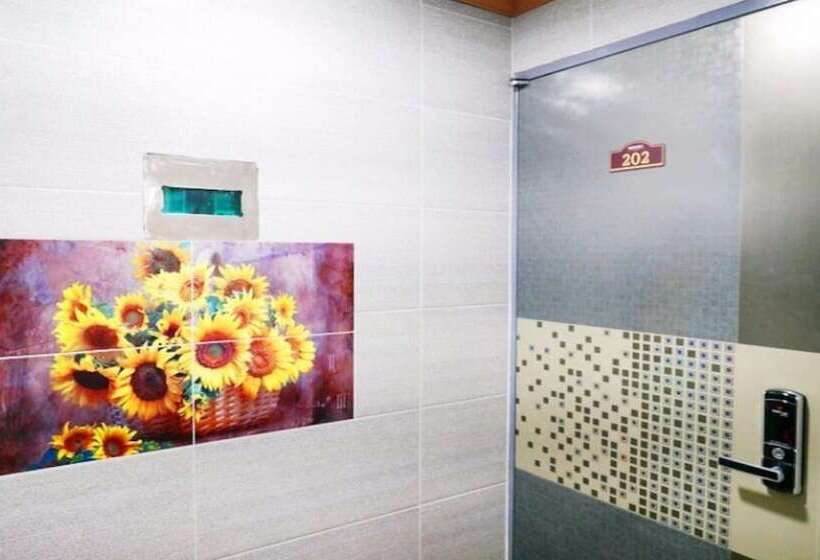 Tongyeong Se An Residence Pension