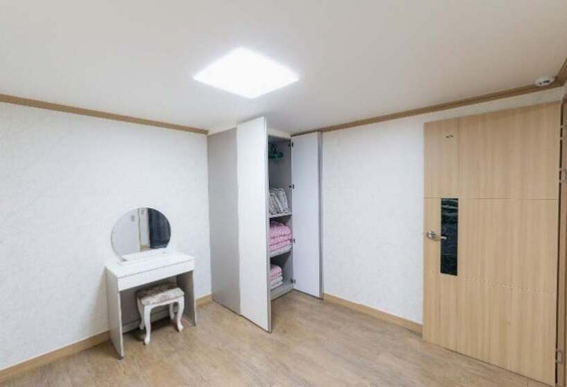 Tongyeong Se An Residence Pension