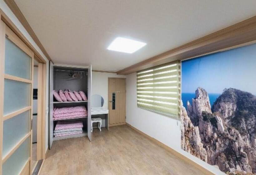 Tongyeong Se An Residence Pension