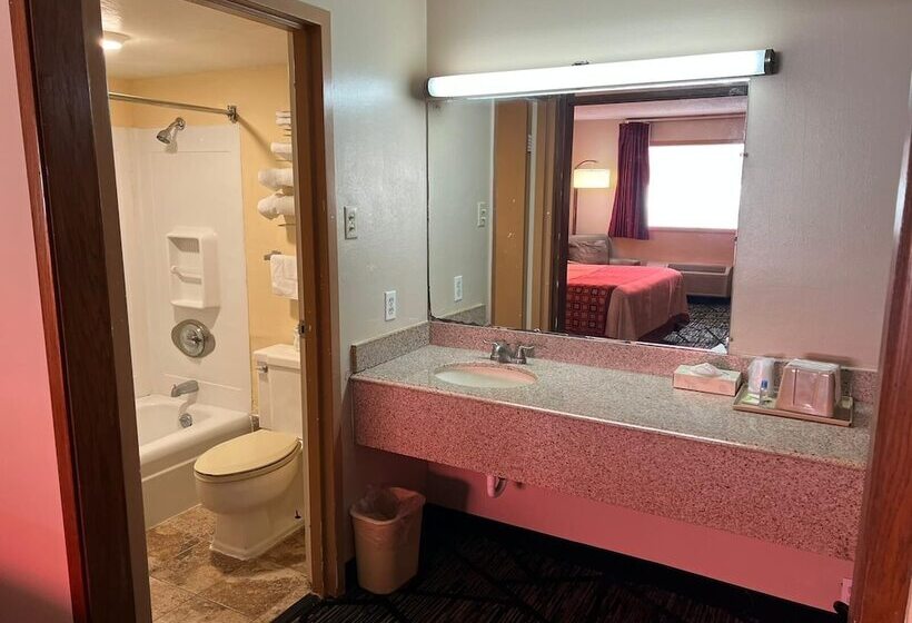 Travelerslodge Motel