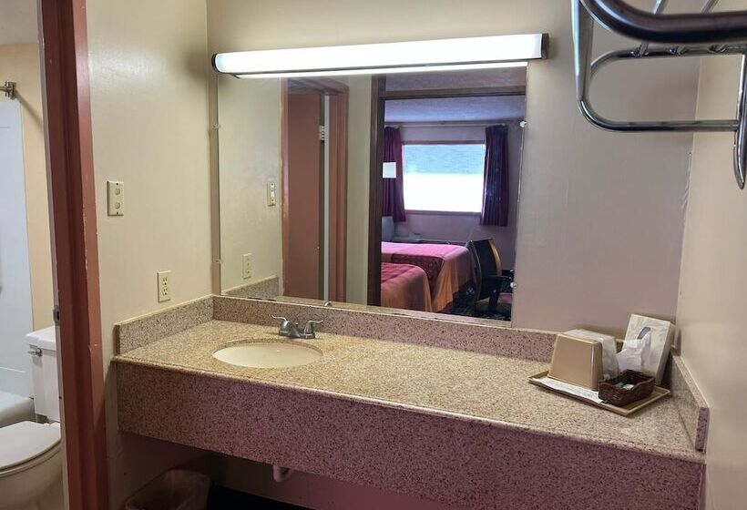 Travelerslodge Motel