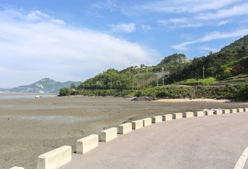 Yeonggwang Beach Central Pension