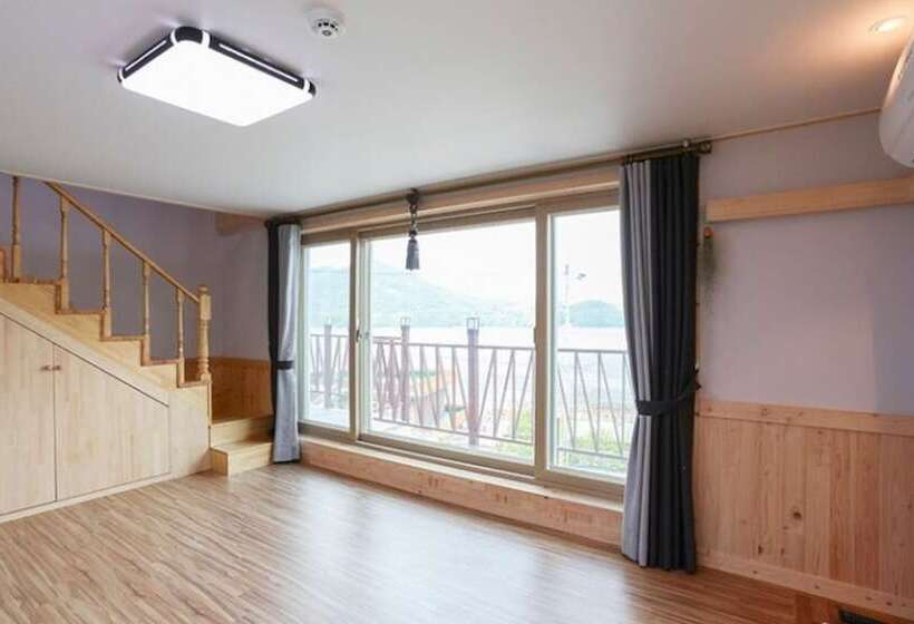 Yeonggwang Beach Central Pension