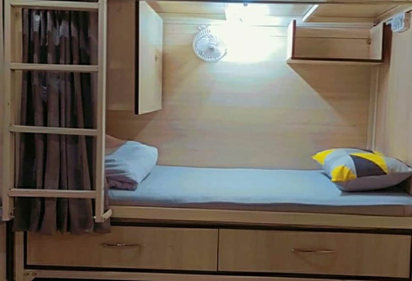 Abuzz Oxfordcaps Shimla   Hostel