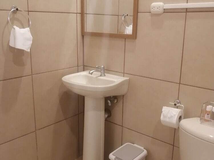 住宿加早餐  Karao   Guancaste Airport