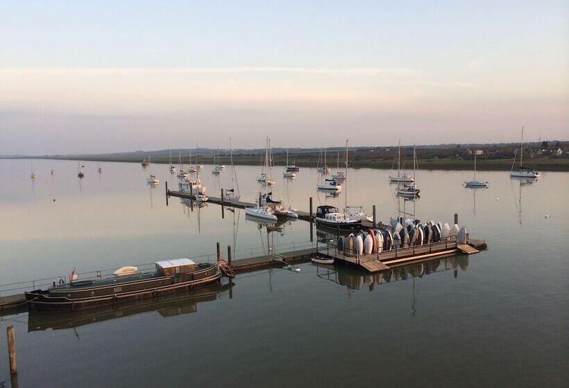 ベッドアンドブレックファースト The Ferry Boat Inn