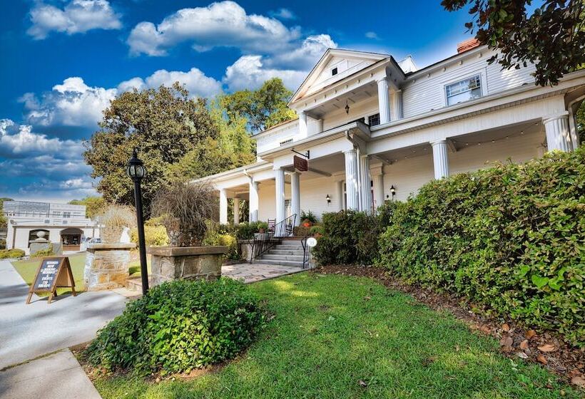 مبيت وإفطار Veranda Historic Inn