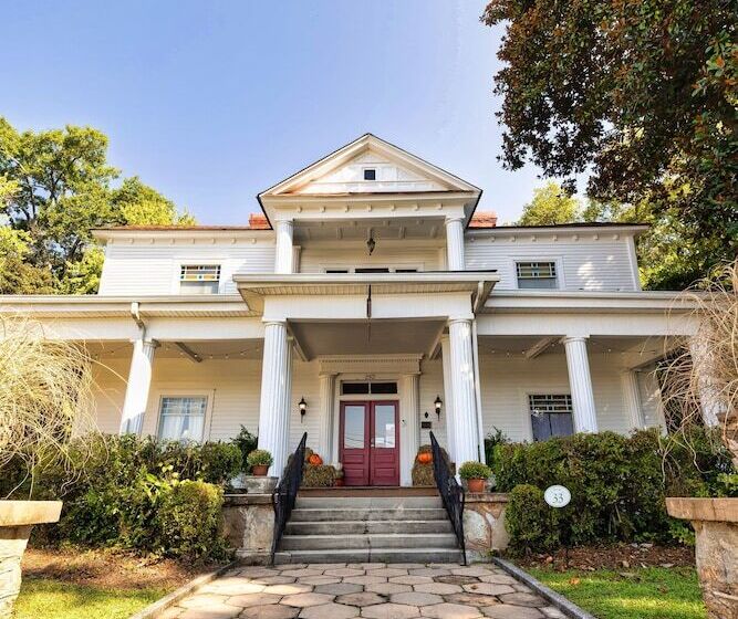 مبيت وإفطار Veranda Historic Inn