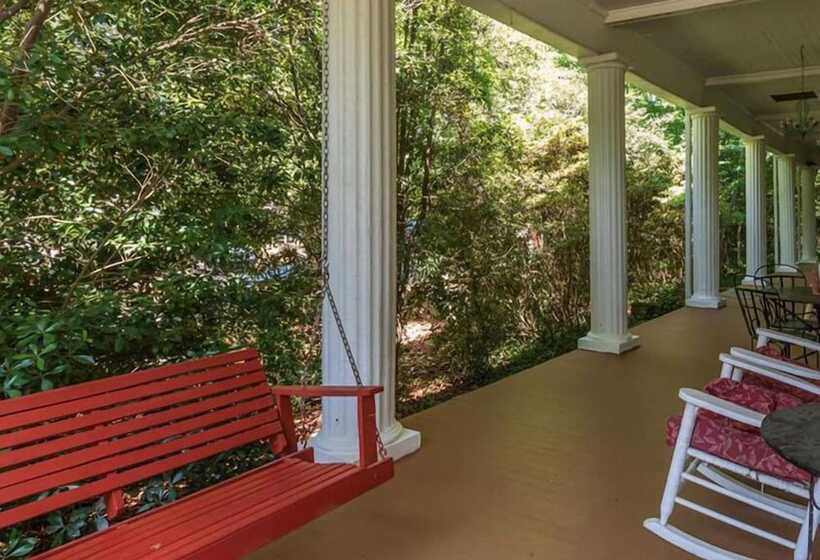 مبيت وإفطار Veranda Historic Inn