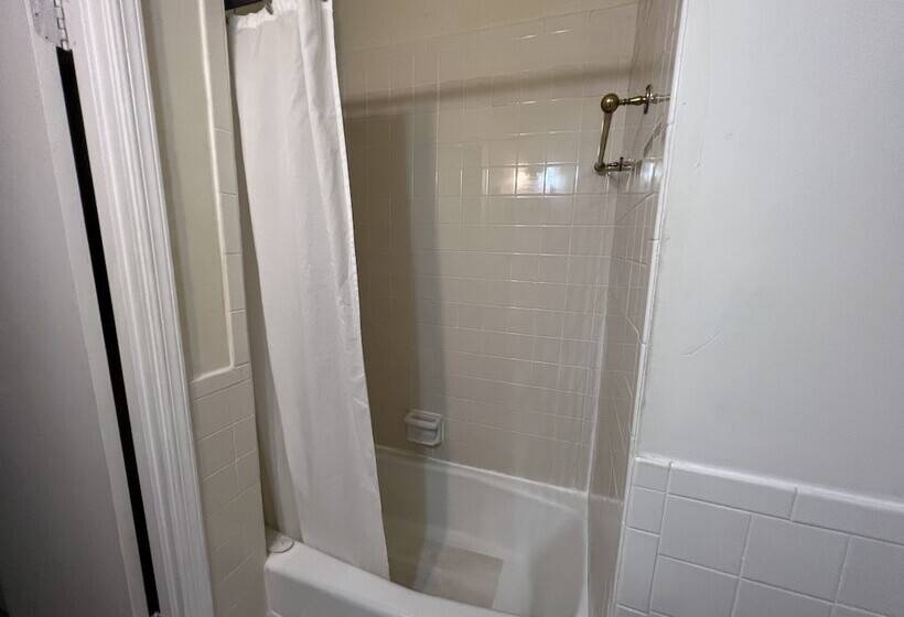 مبيت وإفطار Veranda Historic Inn