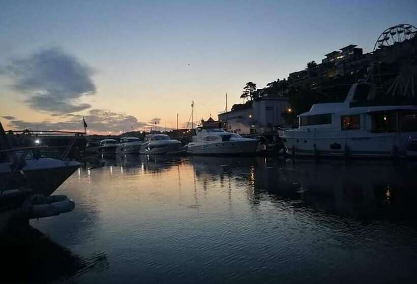 Bed On A Boat Holiday In The Heart Of Torquay