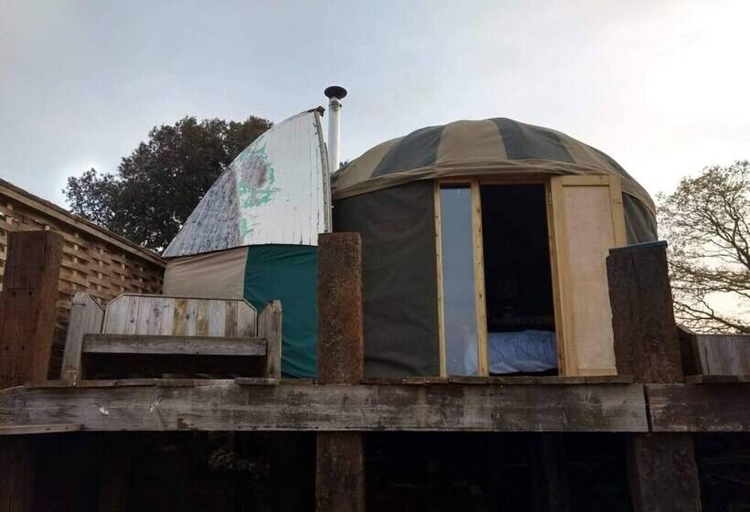 Bembridge Harbour Yurt   Log Burner   Wifi