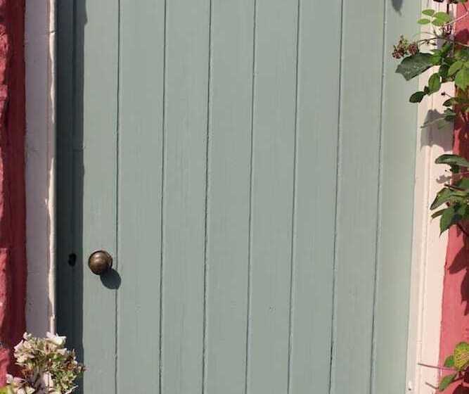 Relaxing Pet Friendly 2 Bed Cottage In Rhandirmwyn