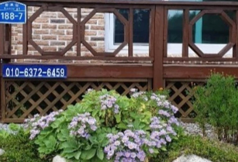 Donghae Red Clay Gueasthouse Pension