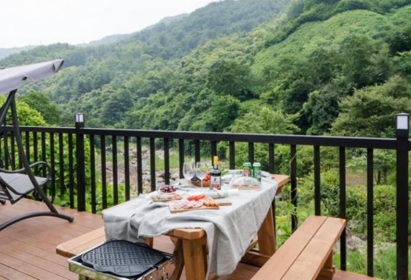 Hadong Jayeonaega Pension