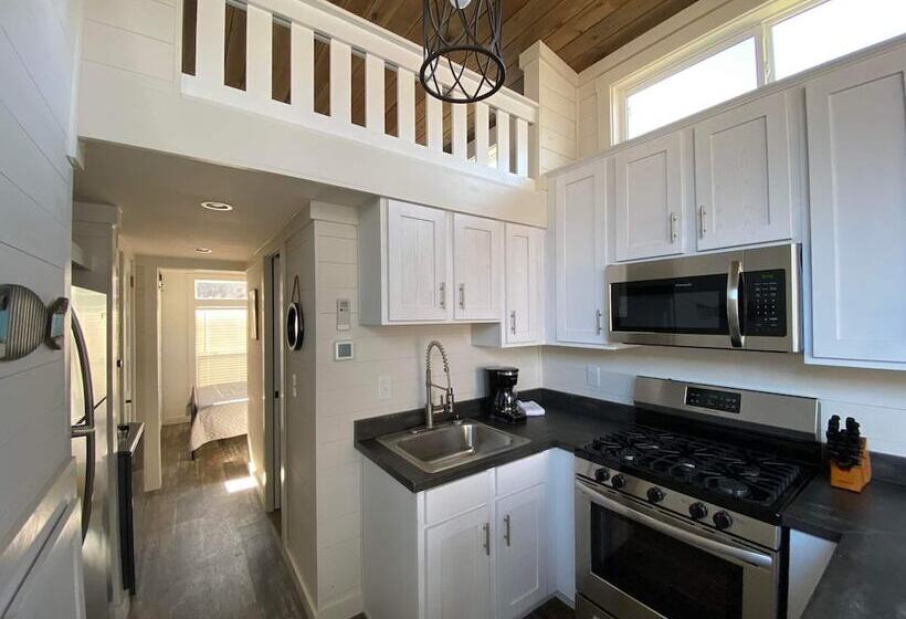 Hales Bar Marina And Resort