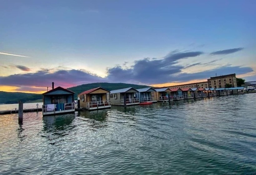 Hales Bar Marina And Resort