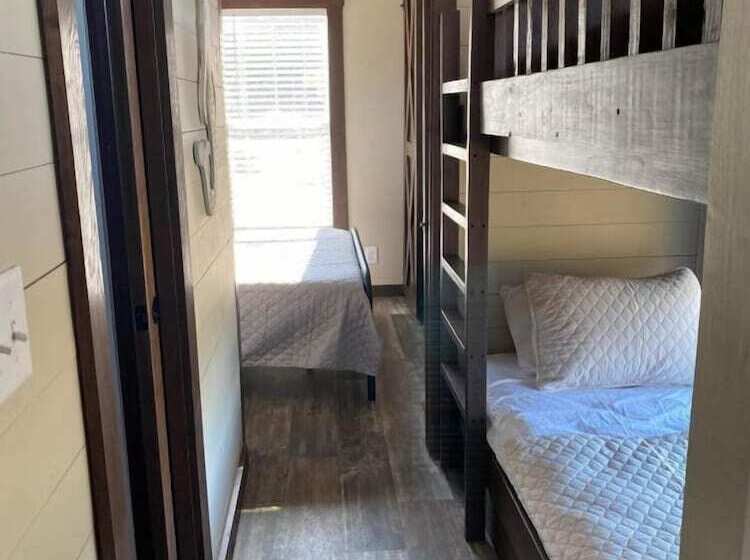 Hales Bar Marina And Resort