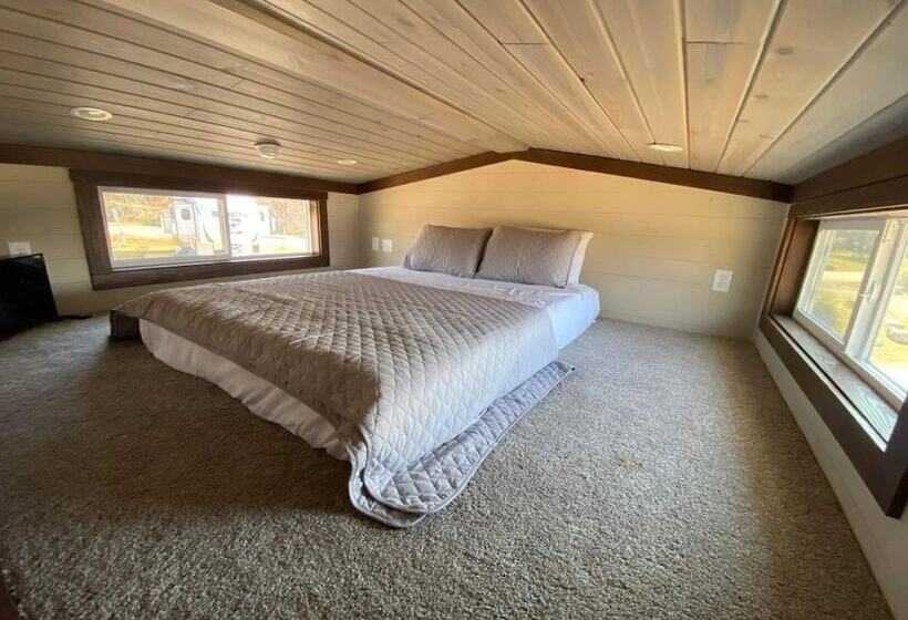 Hales Bar Marina And Resort