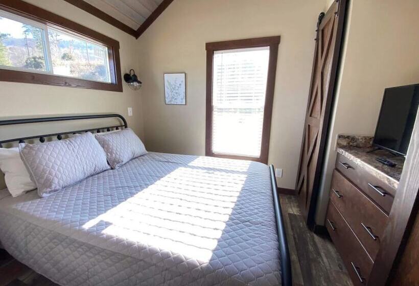 Hales Bar Marina And Resort