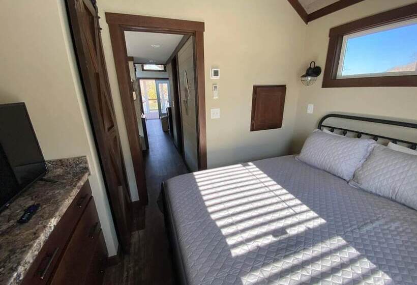 Hales Bar Marina And Resort