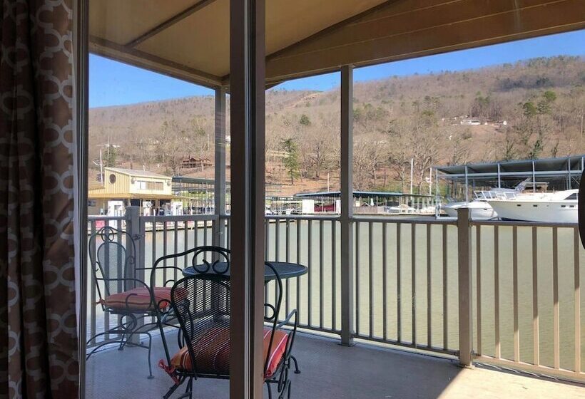 Hales Bar Marina And Resort