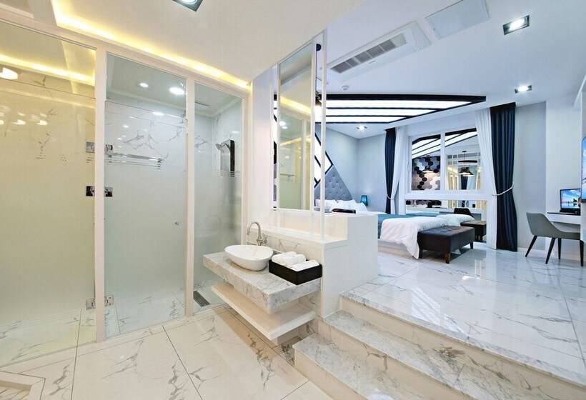 Haman Best Self Check In Motel