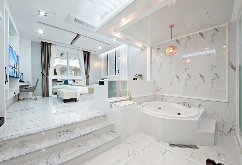 Haman Best Self Check In Motel