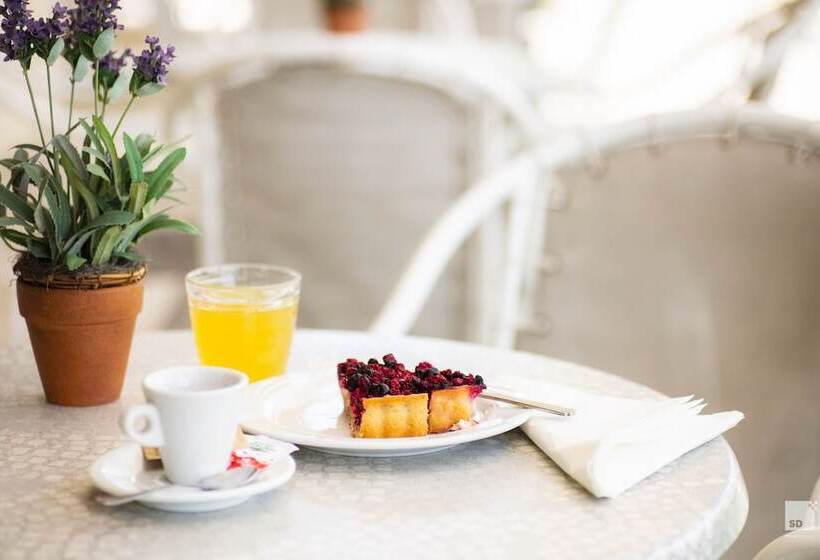 مسافرخانه Fattori