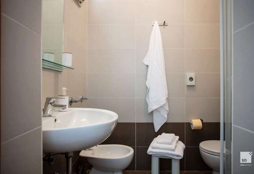 مسافرخانه Fattori