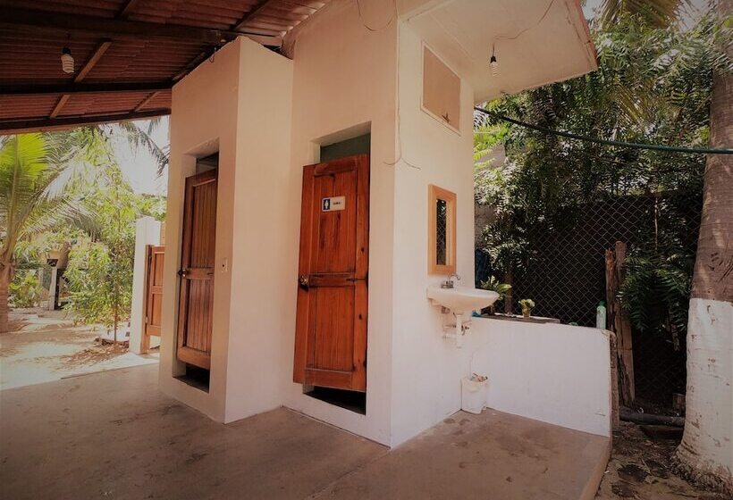 Hostal Punta Paraíso Cabañas