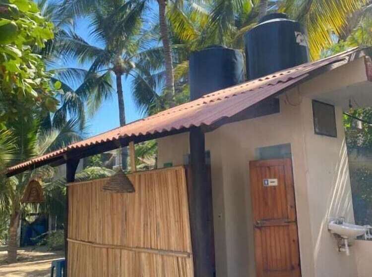 Hostal Punta Paraíso Cabañas