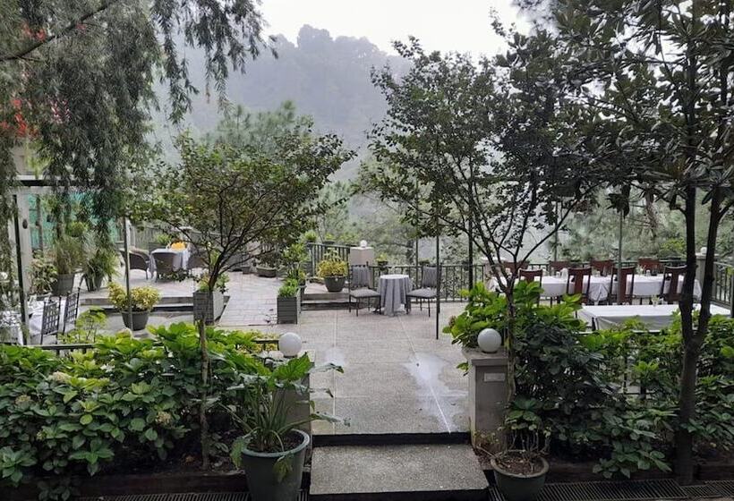 호텔 7 Pines Kasauli