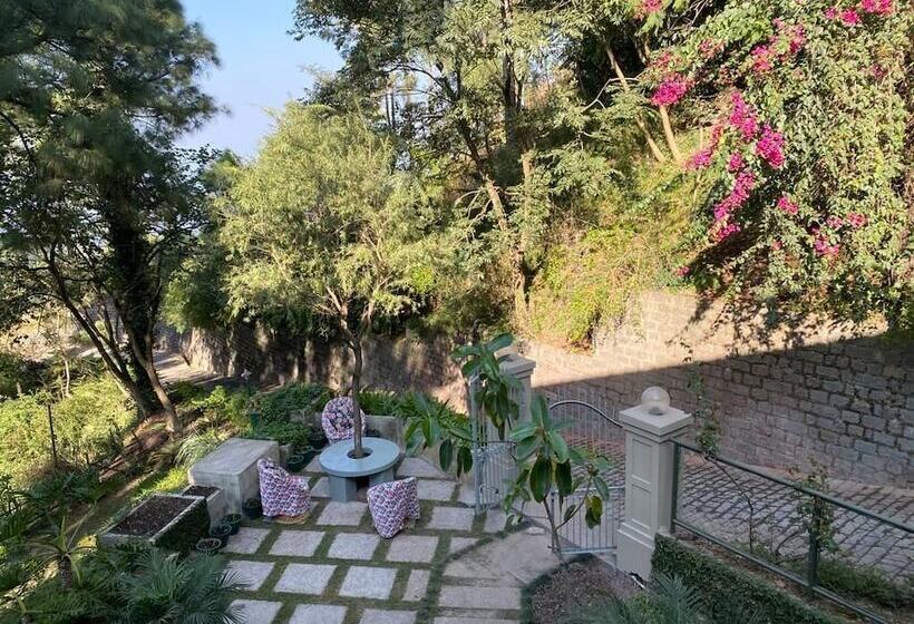 호텔 7 Pines Kasauli