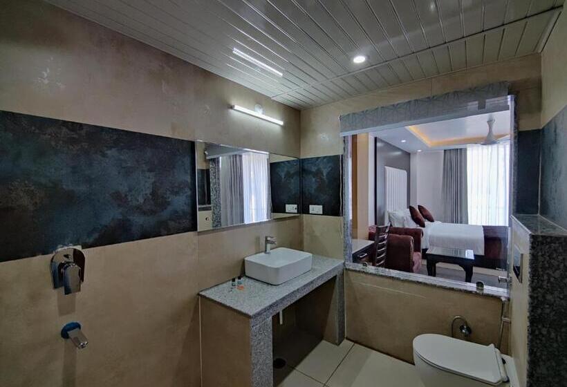 Aliza Inn And Suites By Srs Hotels