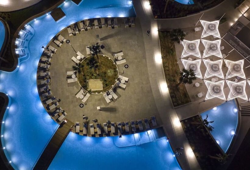 Отель Amira Luxury Resort & Spa Adults Only