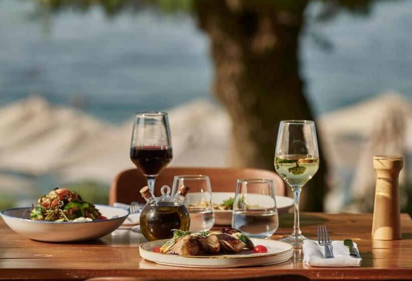 Отель Amira Luxury Resort & Spa Adults Only