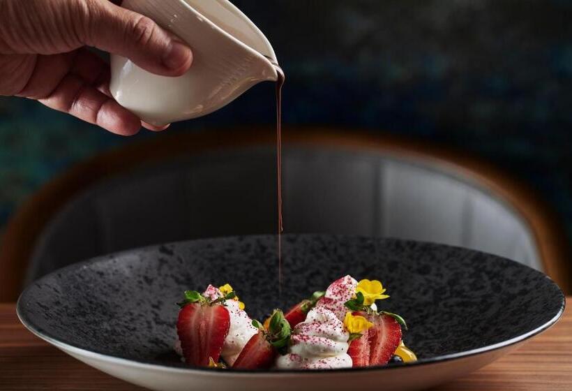 Отель Amira Luxury Resort & Spa Adults Only