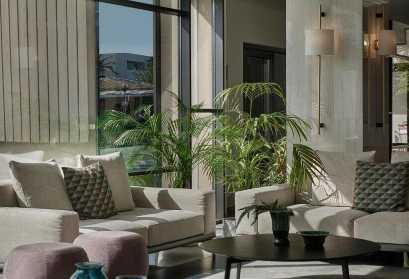 Отель Amira Luxury Resort & Spa Adults Only