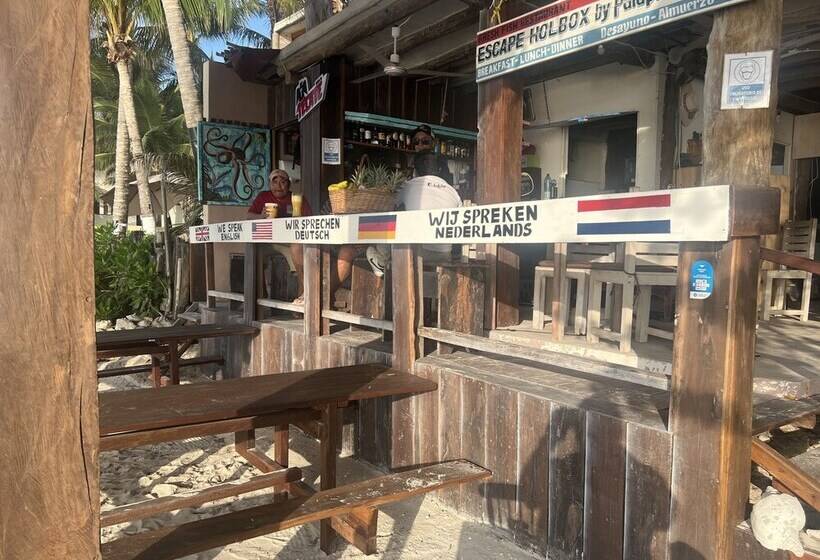 בית מלון כפרי Beach Club Escape Holbox