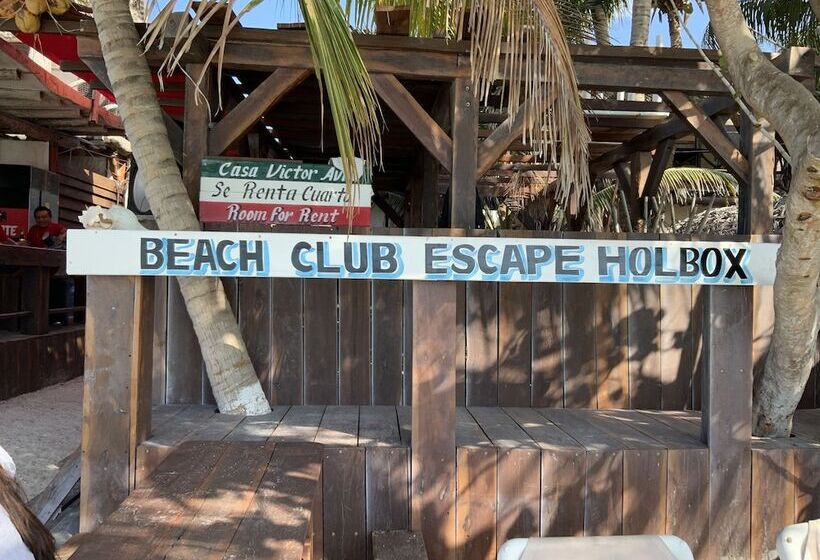 בית מלון כפרי Beach Club Escape Holbox