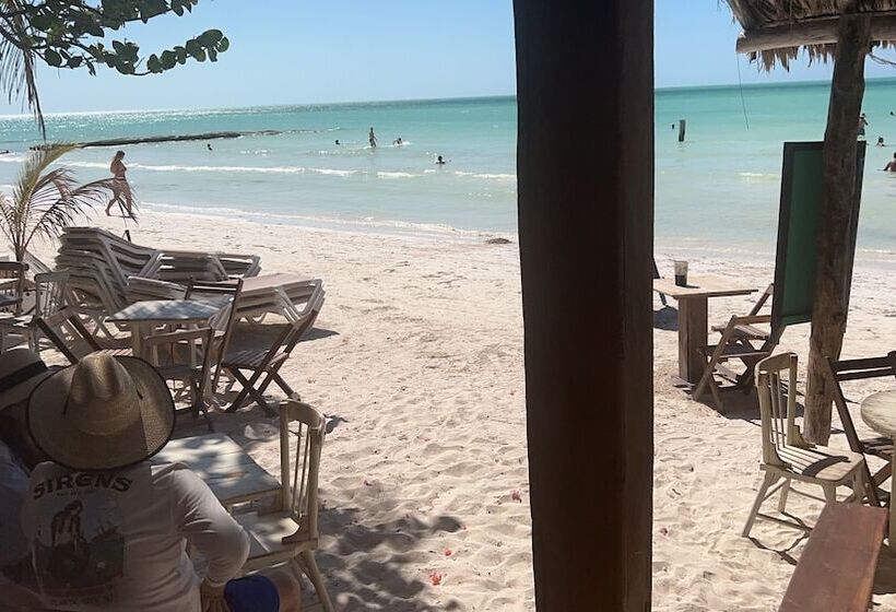 בית מלון כפרי Beach Club Escape Holbox