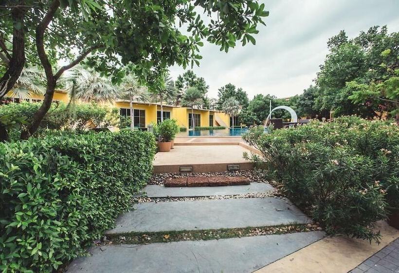 Отель Bangkok Grand Resort