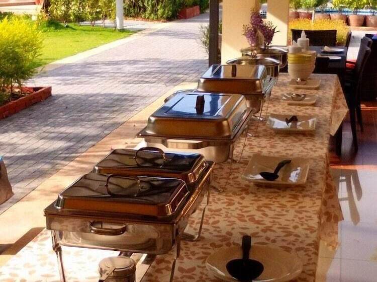 Отель Bangkok Grand Resort