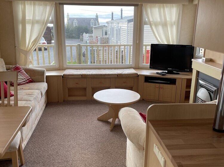 Отель Beautiful 2 Bed Static Caravan