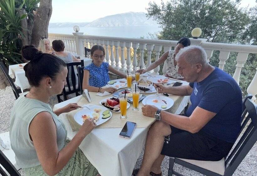 בית מלון כפרי Blue Holiday