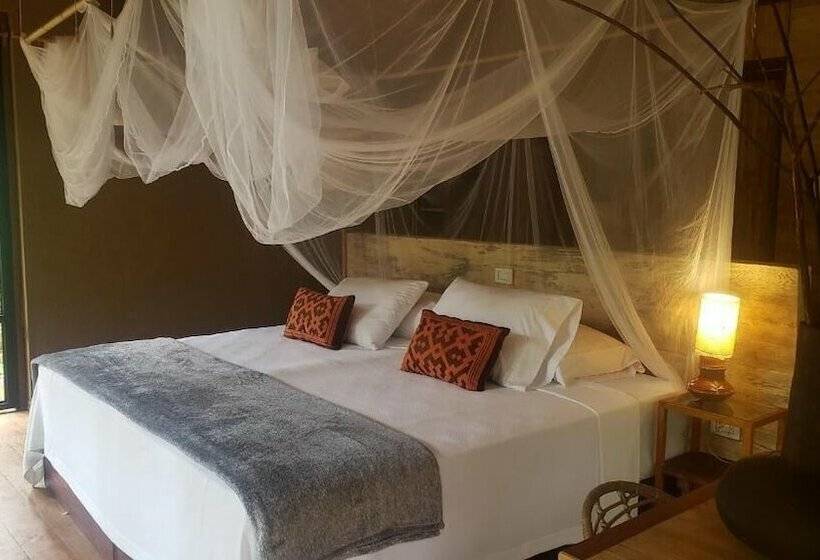 هتل Bosque Guardian Lodge