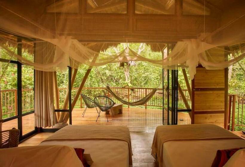 هتل Bosque Guardian Lodge